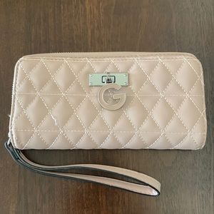 Guess wristlet, pink; card pockets inside the zipper part and on the side